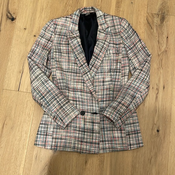 Blazer and pencil skirt suit - Picture 2 of 3